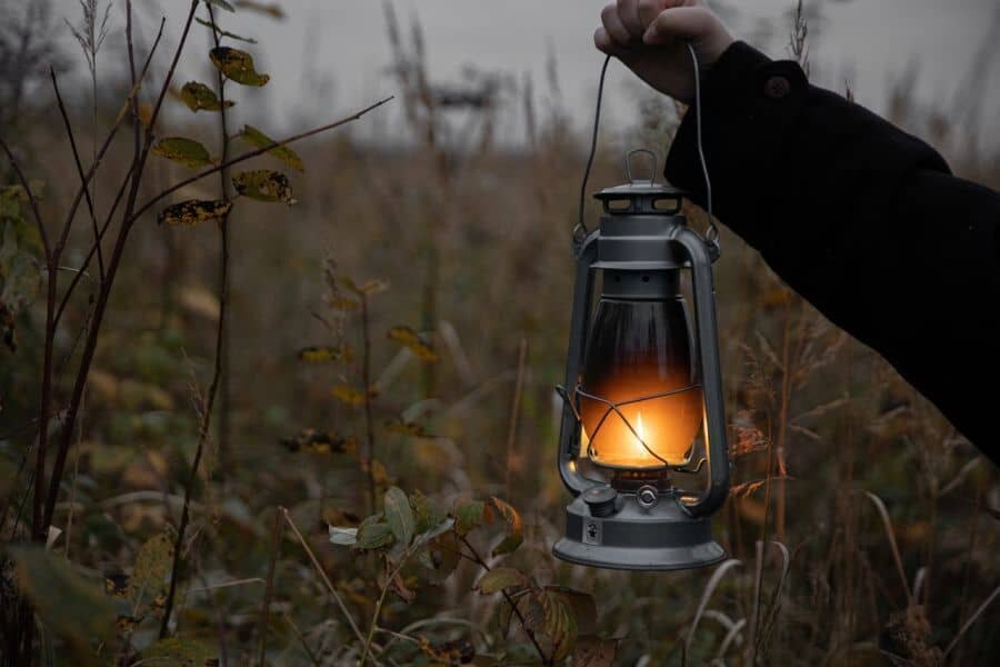 Felinarul cu care se lumina odinioară, dar încă se poate lumina și acum