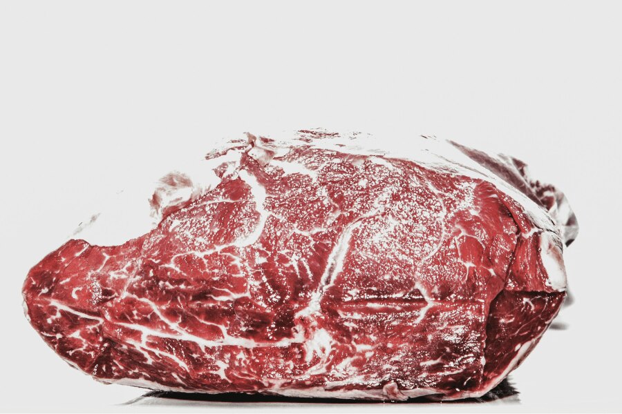 Carne de vită. Sursă: https://www.pexels.com/cs-cz/foto/maso-syrovy-cerstvy-hovezi-112781/