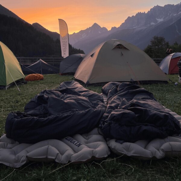 Saltele gonflabile Klymit în camping. Foto: Rigad