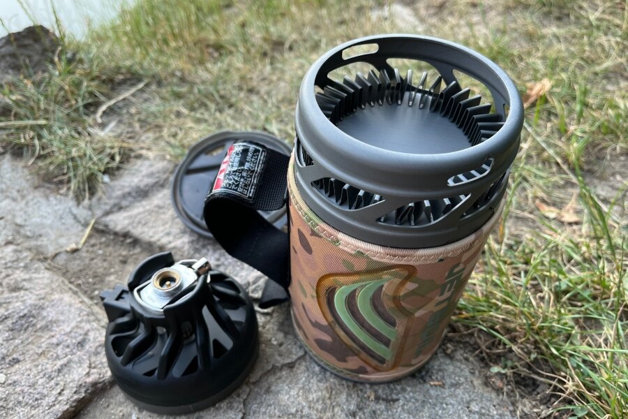 Arzător outdoor Jetboil Flash cu tehnologia FluxRing.