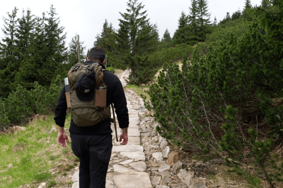 Hanorac de toamnă, outdoor, trekking. Sursa: TA