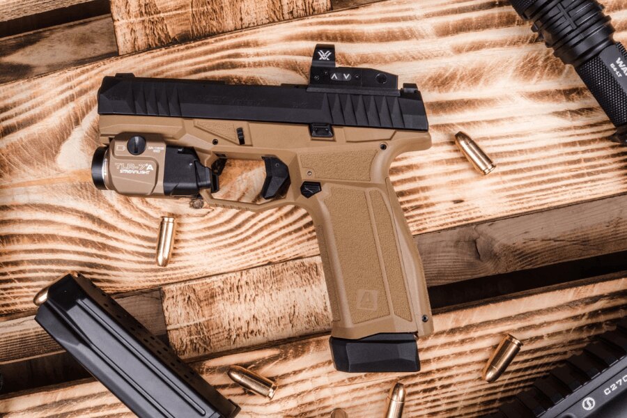 pistol Apex cu lanternă