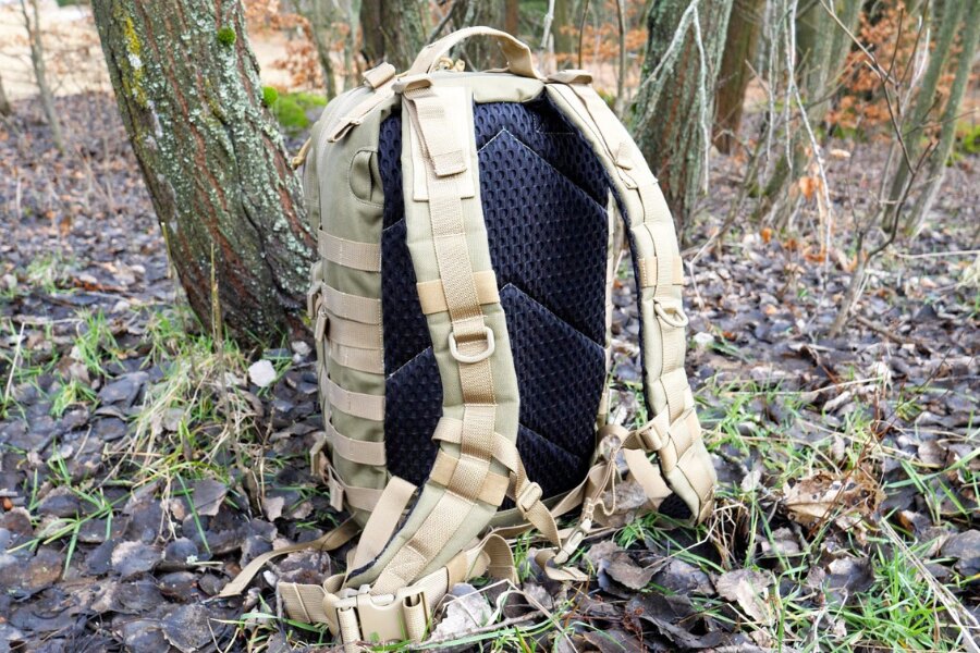 Sistemul de spate al rucsacului tactic mic Falcon II Maxpedition