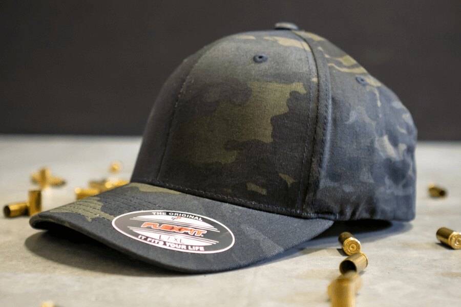 Șapcă FlexFit în model multicam. Sursă: koreessentials.com