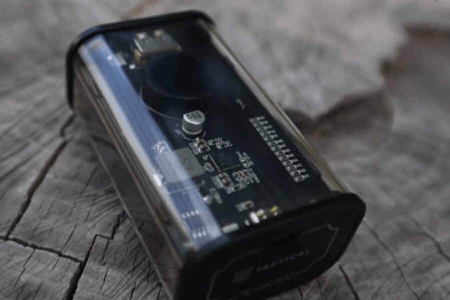 Powerbanka C4 Explosive Tactical®, detaliu. Sursa: Rigad