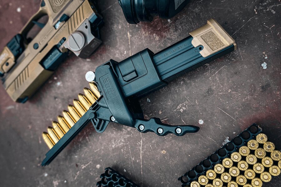Încărcător rapid pentru încărcătoare de pistol Nine Reloaded®. Sursa: Rigad
