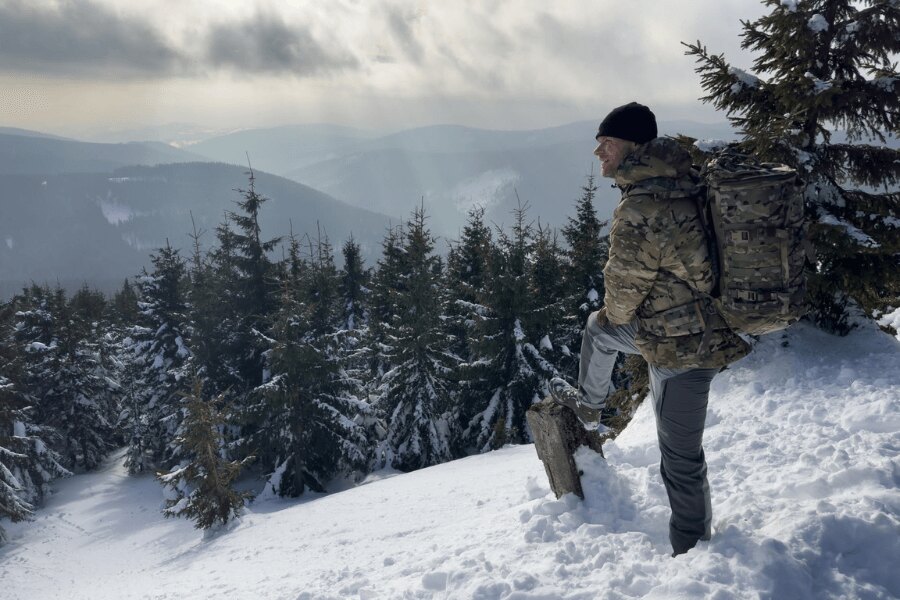 Rucsac de exterior în mediul montan – echipament pregătit pentru iernare după încheierea sezonului. Foto: Rigad