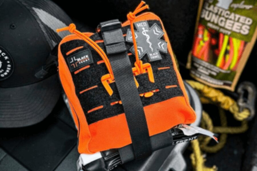 Trusă medicală portocalie tactică Black Front Rescue cu marcaj proeminent MED. Foto: Black Front, Rigad