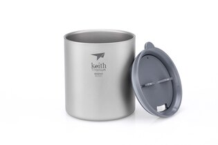 Cană termo cu capac din titan Mug Keith® 600 ml