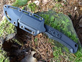 Cuțit cu lamă fixă SOG® Field - satin, mâner negru