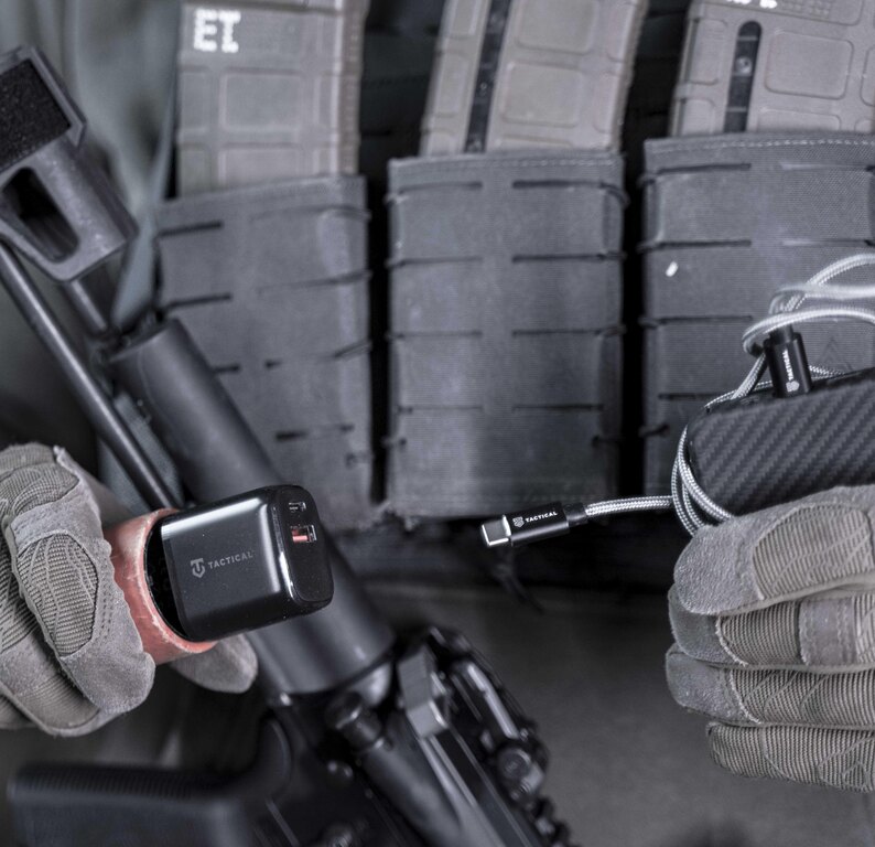 Încărcător de călătorie Base Plug Dual Tactical®, 20 W