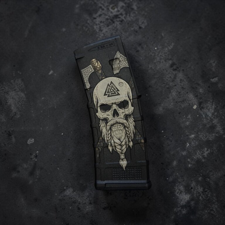 Încărcător pentru AR15 – 30 cartușe, calibru 5.56×45 NATO Magpul® / Viking Skull