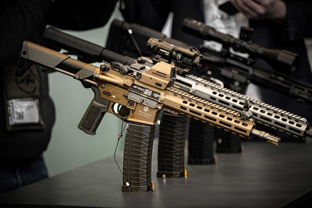 Pușcă semiautomată AR15 S4F 10,5" CSS TIGER EYE / calibru 223.Rem Schmeisser® + Colimator LE GEN2 Falke®